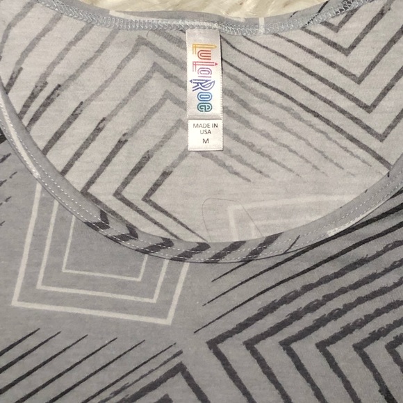 LuLaRoeClassic Tee - Picture 2 of 2